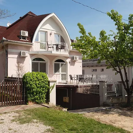 Brill Apartmanhaz Appartamento