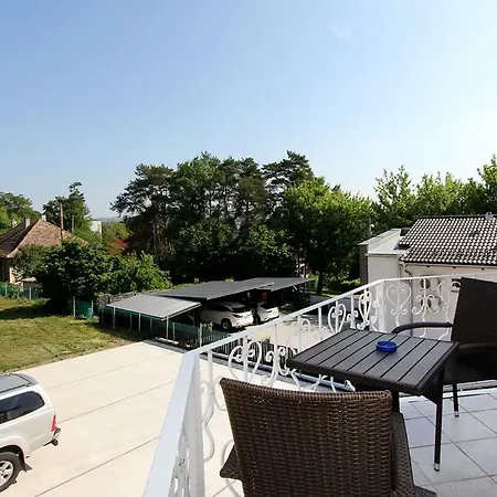 Apartment Brill Apartmanhaz Hévíz