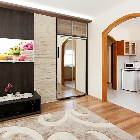 Brill Apartmanhaz Hévíz